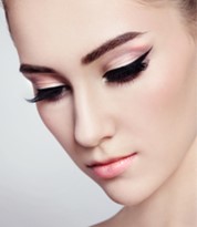 Beauty Make-up by Iver Academy Artist